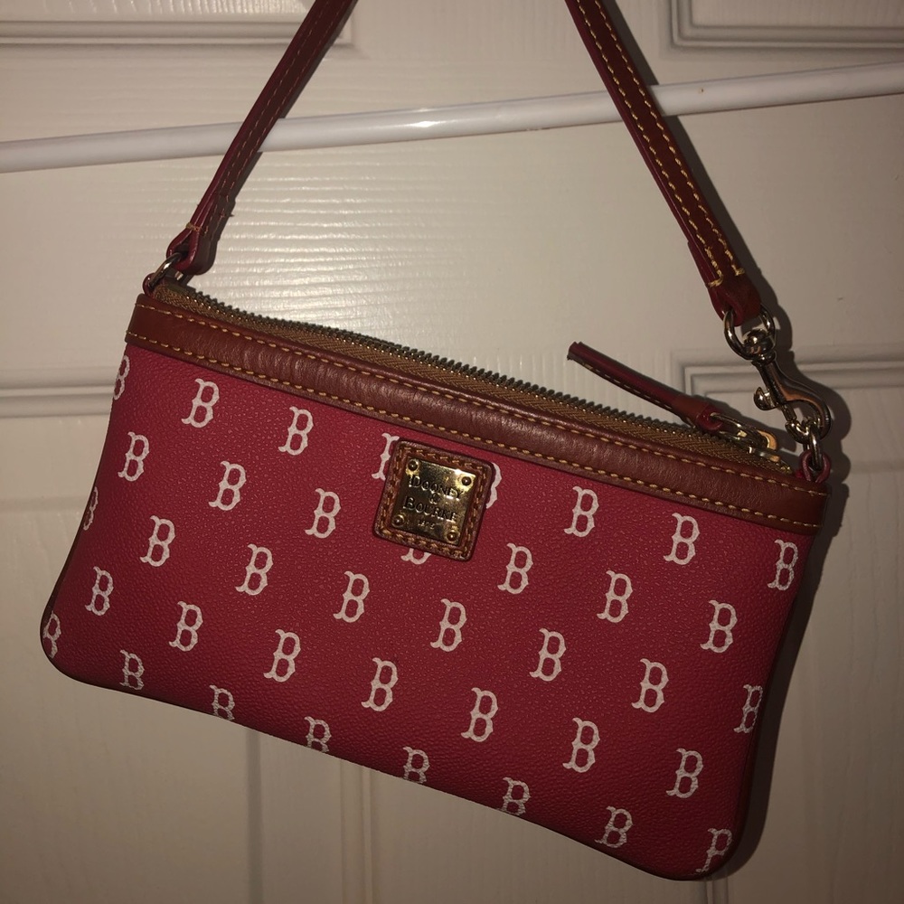 Boston Dooney & Bourke clutch- like brand new